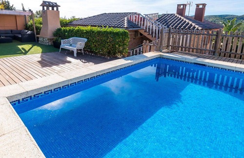 El Vendrell House | Wonderful private villa for 7 people with WIFI, A/C, private pool, TV, patio and parking