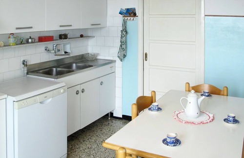 Ranzi House | Wonderful private villa for 4 people with WIFI, TV, patio, pets allowed and panoramic view