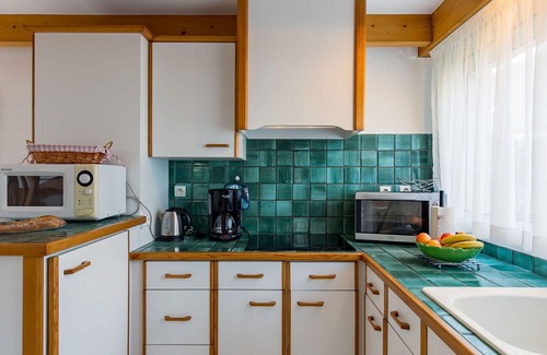 Plounevez-Lochrist House | Wonderful private villa for 3 guests with WIFI, TV, terrace and pets allowed
