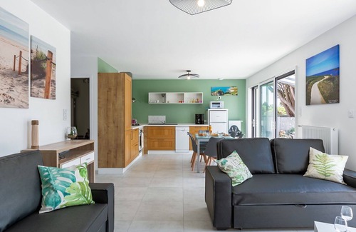 Locquirec House | Wonderful private villa for 4 people with hot tub, WIFI, TV, terrace, pets allowed and parking