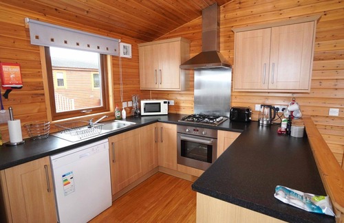 Kinross House | Wonderful private villa for 6 guests with WIFI, TV, balcony and pets allowed