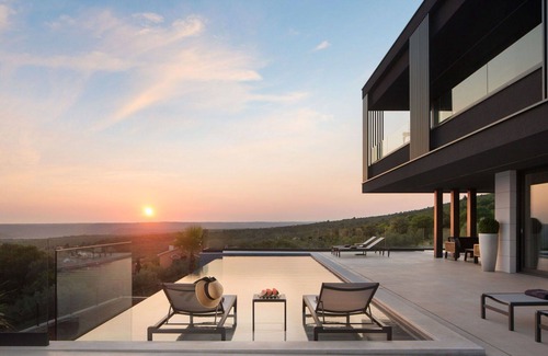 Brovinje Villa | Wonderful private villa with A/C, hot tub, WIFI, private pool, TV, terrace, panoramic view, parking