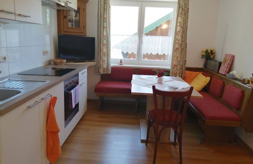 Oberwang House | Wonderful private villa for 4 people with TV and terrace