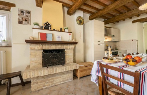 Casinina House | Wonderful private villa with private pool, hot tub, WIFI, TV, pets allowed, panoramic view, parking