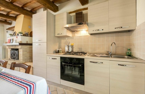 Casinina House | Wonderful private villa with private pool, hot tub, WIFI, TV, pets allowed, panoramic view, parking