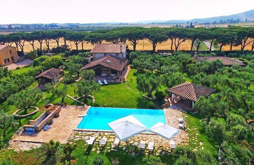 Capalbio Villa | Wonderful private villa with private pool, hot tub, A/C, WIFI, TV, patio, panoramic view and par...