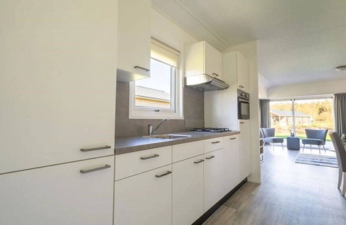 Nunspeet House | Wonderful private villa for 4 people with WIFI, pool, TV, terrace and parking