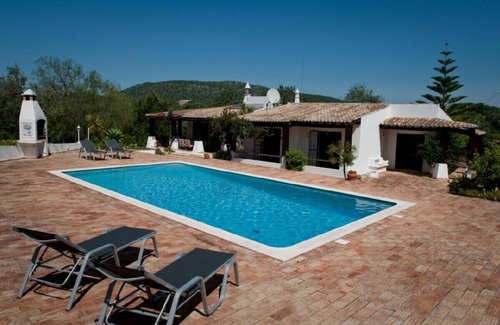 Olhao Villa | Wonderful private villa and swimming pool in Moncarapacho, Eastern Algarve