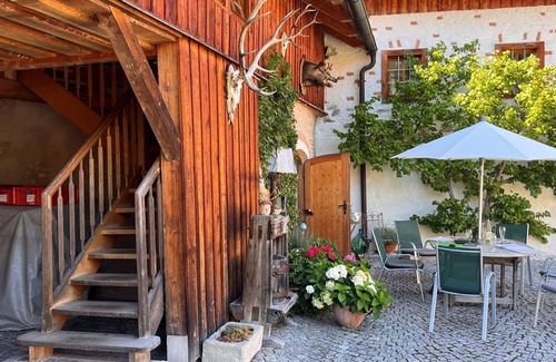 Regau Villa | Wonderful private villa for 8 guests with WIFI, TV, terrace and pets allowed