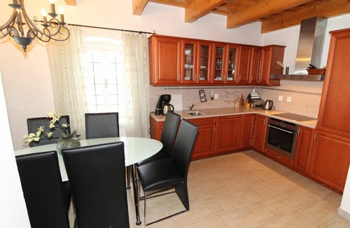 Sonov Villa | Wonderful private villa for 6 people with WIFI, private pool, TV, terrace and parking