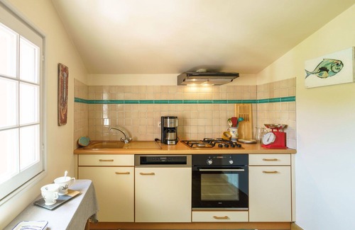 Pouldreuzic House | Wonderful private villa for 2 guests with TV, terrace and parking