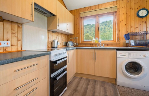 Glen Urquhart House | Wonderful private villa for 6 guests with WIFI, TV and parking