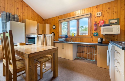 Glen Urquhart House | Wonderful private villa for 6 guests with WIFI, TV and parking