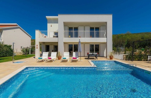 Diminici Villa | Wonderful private villa with WIFI, hot tub, private pool, A/C, TV, terrace, panoramic view, parking