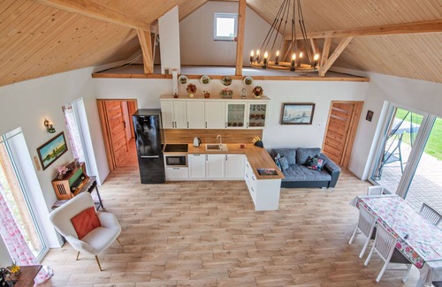 Kierwik House | Wonderful private villa with WIFI, hot tub, TV, terrace, pets allowed and panoramic view