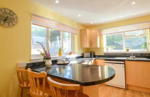 Oban House | Wonderful private villa for 8 guests with WIFI, TV, terrace and pets allowed