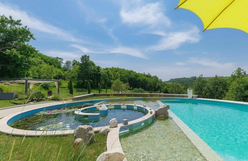 Momjan Villa | Wonderful private villa for 6 guests with private pool, A/C, WIFI, terrace and pets allowed