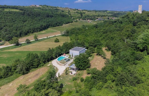 Momjan Villa | Wonderful private villa for 6 guests with private pool, A/C, WIFI, terrace and pets allowed