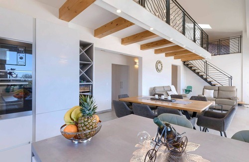 Nova Vas House | Wonderful private villa for 8 people with WIFI, private pool, A/C, hot tub, TV and terrace