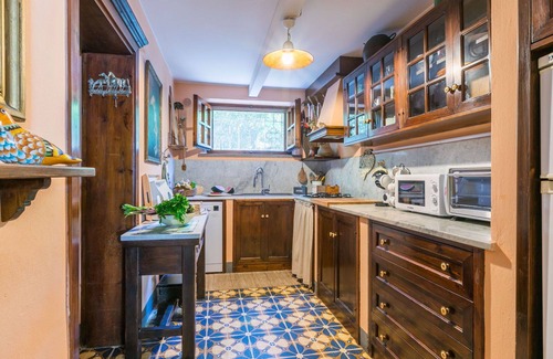 Lari Villa | Wonderful private villa for 8 guests with A/C, WIFI and TV