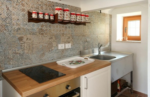 Piea House | Wonderful private villa for 4 guests with A/C, WIFI, TV, patio, pets allowed and parking