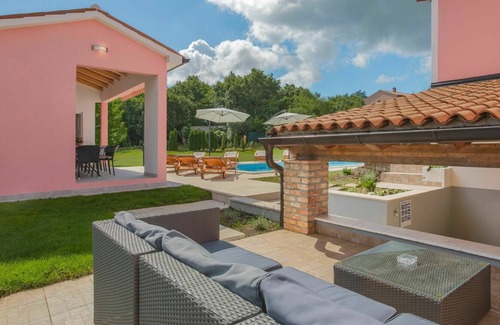 Strmac House | Wonderful private villa for 12 people with WIFI, private pool, A/C, TV, terrace and parking