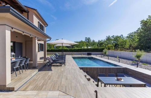 Topid House | Wonderful private villa for 8 people with A/C, WIFI, private pool, TV and terrace