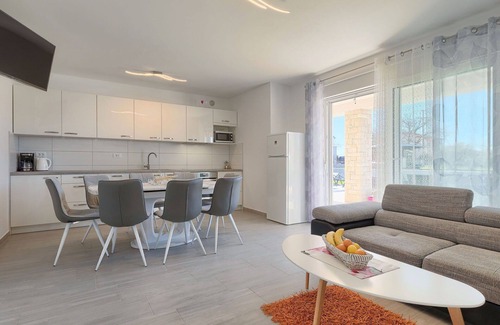Nova Vas House | Wonderful private villa for 6 people with private pool, A/C, WIFI, TV and terrace