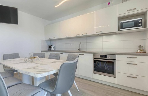 Nova Vas House | Wonderful private villa for 6 people with private pool, A/C, WIFI, TV and terrace