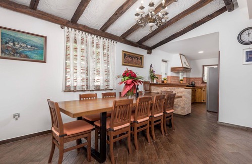 Viskovo House | Wonderful private villa for 12 people with private pool, A/C, WIFI, TV and patio