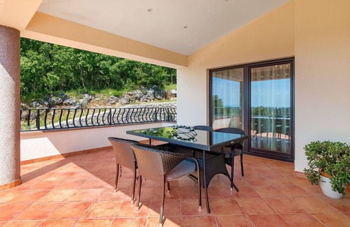 Viskovo House | Wonderful private villa for 12 people with private pool, A/C, WIFI, TV and patio