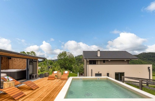 Fuzine Villa | Wonderful private villa for 10 people with private pool, WIFI, hot tub, TV, terrace and pets all.