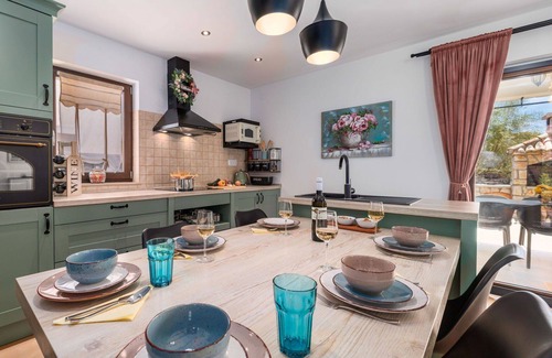 Sveti Ivan Dobrinjski House | Wonderful private villa for 6 people with A/C, private pool, WIFI, TV, terrace and pets allowed