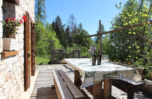 Lamon House | Wonderful private villa for 5 people with WIFI, patio, pets allowed and panoramic view