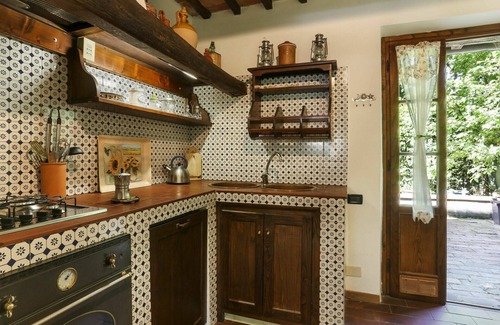 Santa Maria del Giudice Villa | Wonderful private villa for 8 guests with WIFI, TV, patio and pets allowed