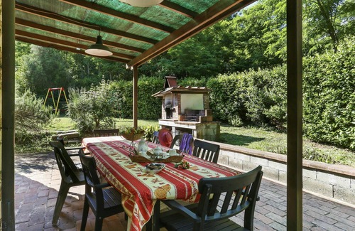 Santa Maria del Giudice Villa | Wonderful private villa for 8 guests with WIFI, TV, patio and pets allowed
