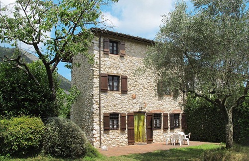 Santa Maria del Giudice Villa | Wonderful private villa for 8 guests with WIFI, TV, patio and pets allowed