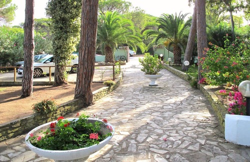 Platamona House | Wonderful private villa for 10 guests with A/C, TV, terrace, pets allowed and parking