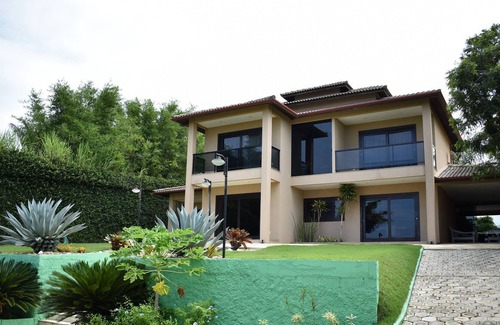 Portal da Ferradura House | Wonderful residence in Alto da Ferradura, with stunning views!