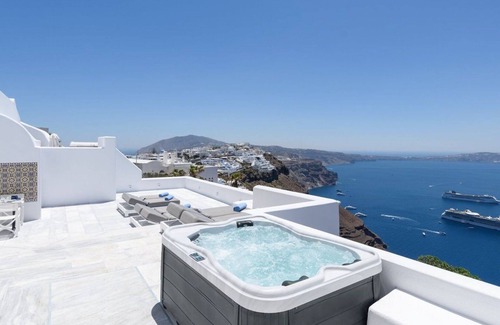 Firostefani Villa | Wonderful Santorini Villa | 7 Bedrooms | Villa Avalon | 3 Private Plunge Pools.