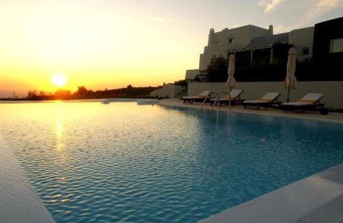 Akrotiri Villa | Wonderful Santorini Villa 5 En-Suite Bedrooms Villa Elysium Heated Pool & Caldera Views Akrotiri