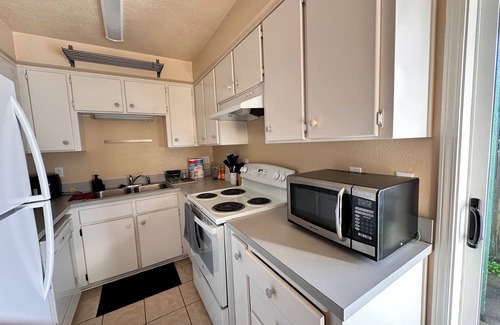 Dallas House | Wonderful townhome with WiFi in vibrant Dallas
