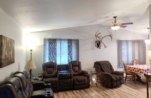 North Pole House | Wonderful Upper Unit, 2-bedroom home in North Pole Duplex