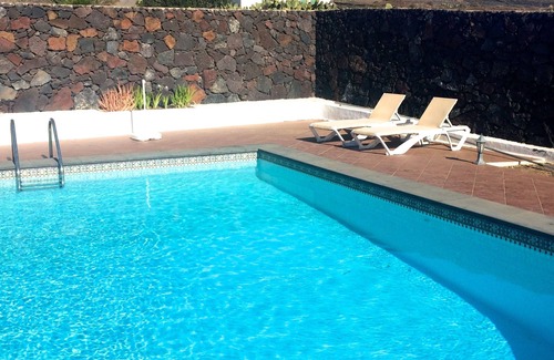 La Asomada House | Wonderful views of the sea and the volcanoes. Casa Isabel