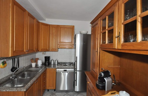 Guardistallo Villa | Wonderful villa for 6 people with WIFI, private pool, TV, pets allowed, panoramic view and park.