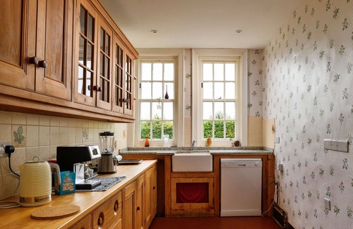 Carlisle House | Wonderful villa for 19 guests with WIFI, hot tub, TV, terrace and pets allowed