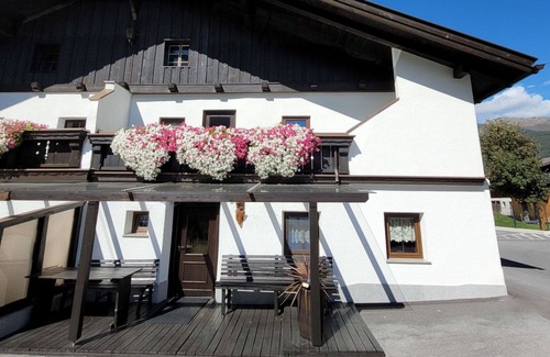 Laengenfeld Villa | Wonderful villa for 10 people with WIFI, TV, terrace and parking