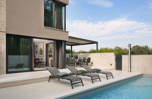 Đuba House | Wonderful villa for 10 people with A/C, private pool, WIFI, TV and terrace