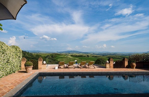 Peccioli Villa | Wonderful Villa for 11 People with private pool
