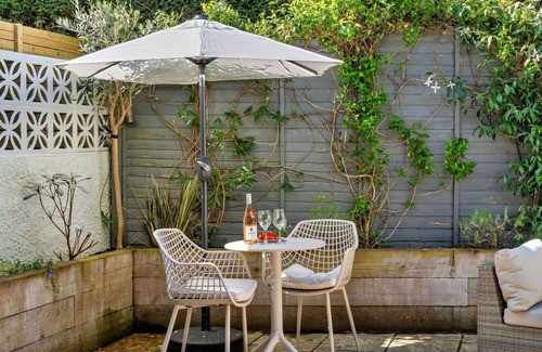 Stoke Gabriel House | Wonderful villa for 4 people with WIFI, pets allowed and parking